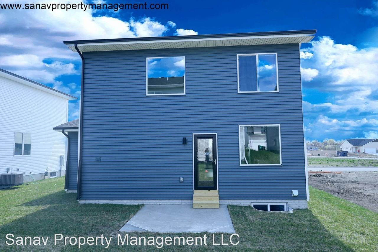 2907 Osprey St - Photo 3 of 17