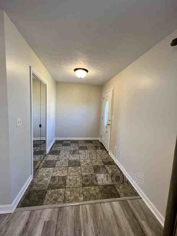 702 Jean Ct #C - Photo 3 of 18