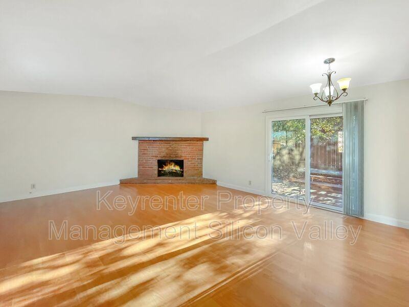 6772 John Dr - Photo 3 of 15