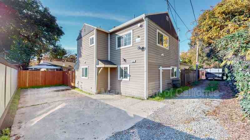 220 Olive St #B - Photo 2 of 38