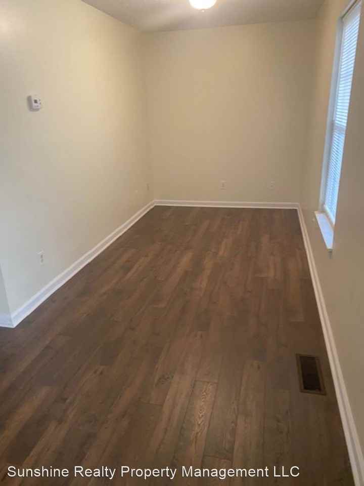 505 ONEIDA ST - Photo 3 of 14