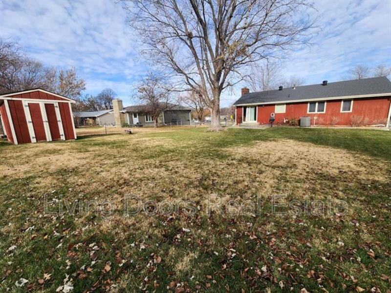 7821 Trendwood Dr - Photo 4 of 25