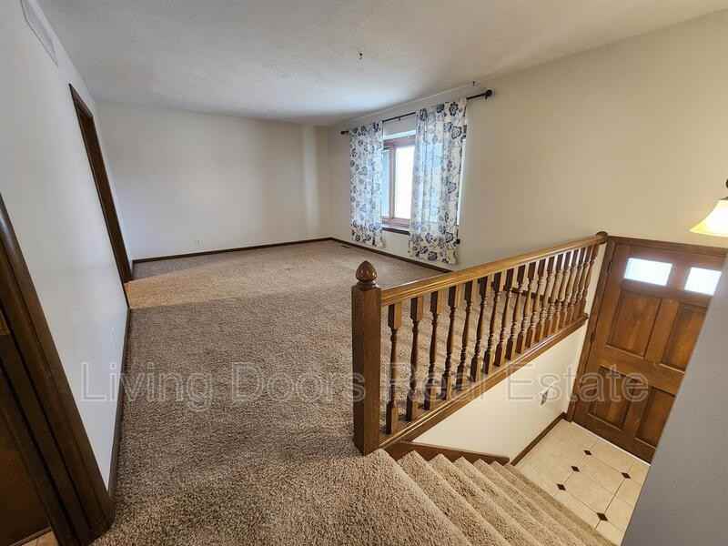 7821 Trendwood Dr - Photo 7 of 25