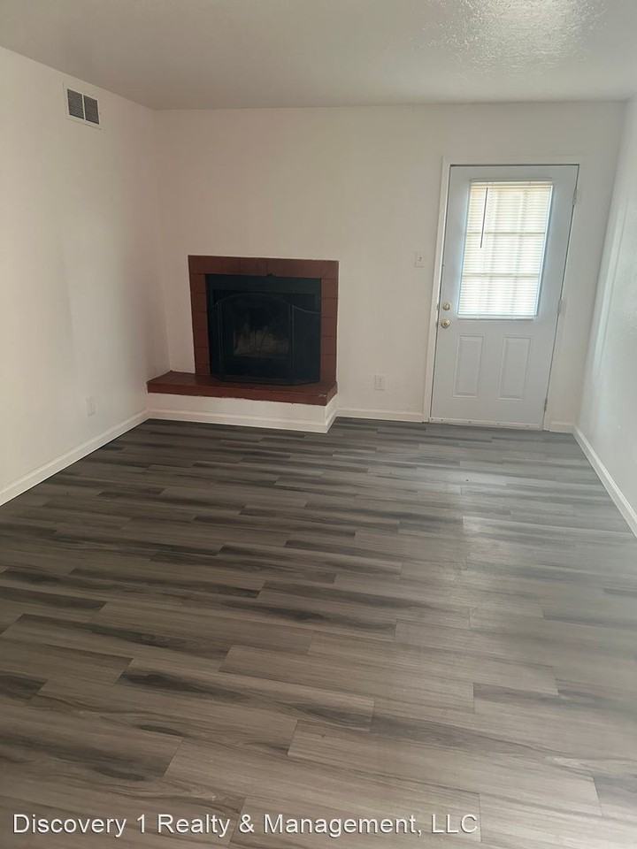 1237-A Menaul Blvd NW - Photo 3 of 10