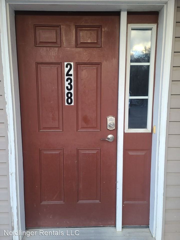 238 Crown Ct - Photo 2 of 43