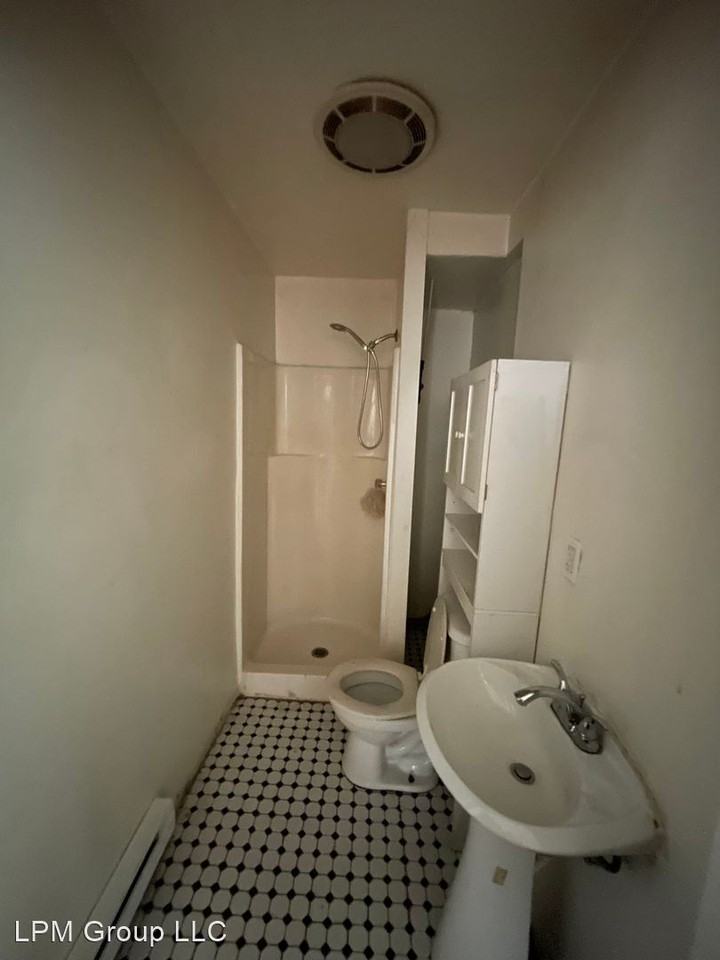 1218 Mechanic St - Photo 2 of 6