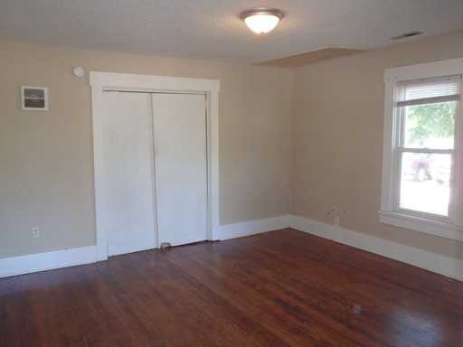 1105 Fay St - Photo 3 of 22