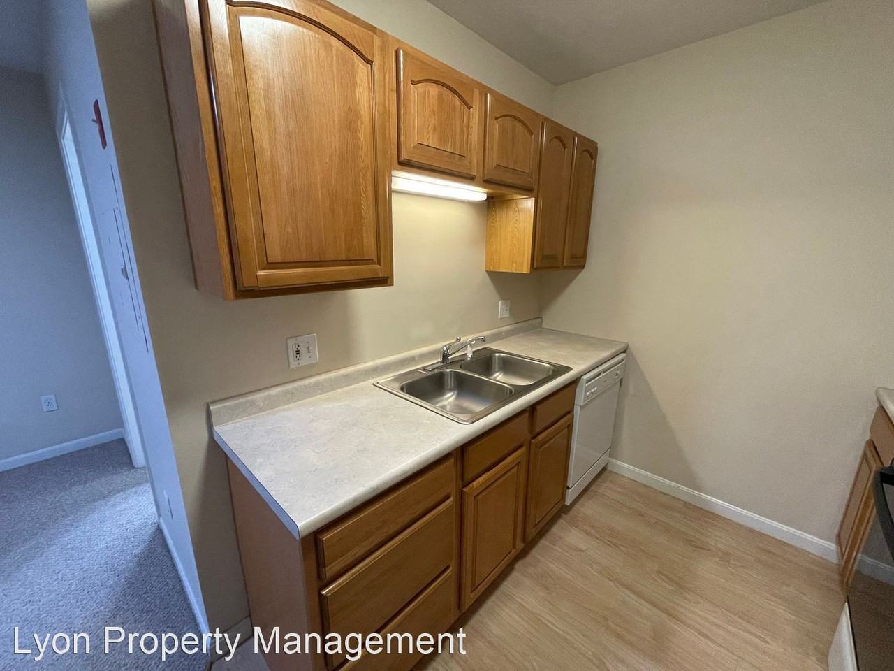 79 Cottage St - Photo 2 of 10