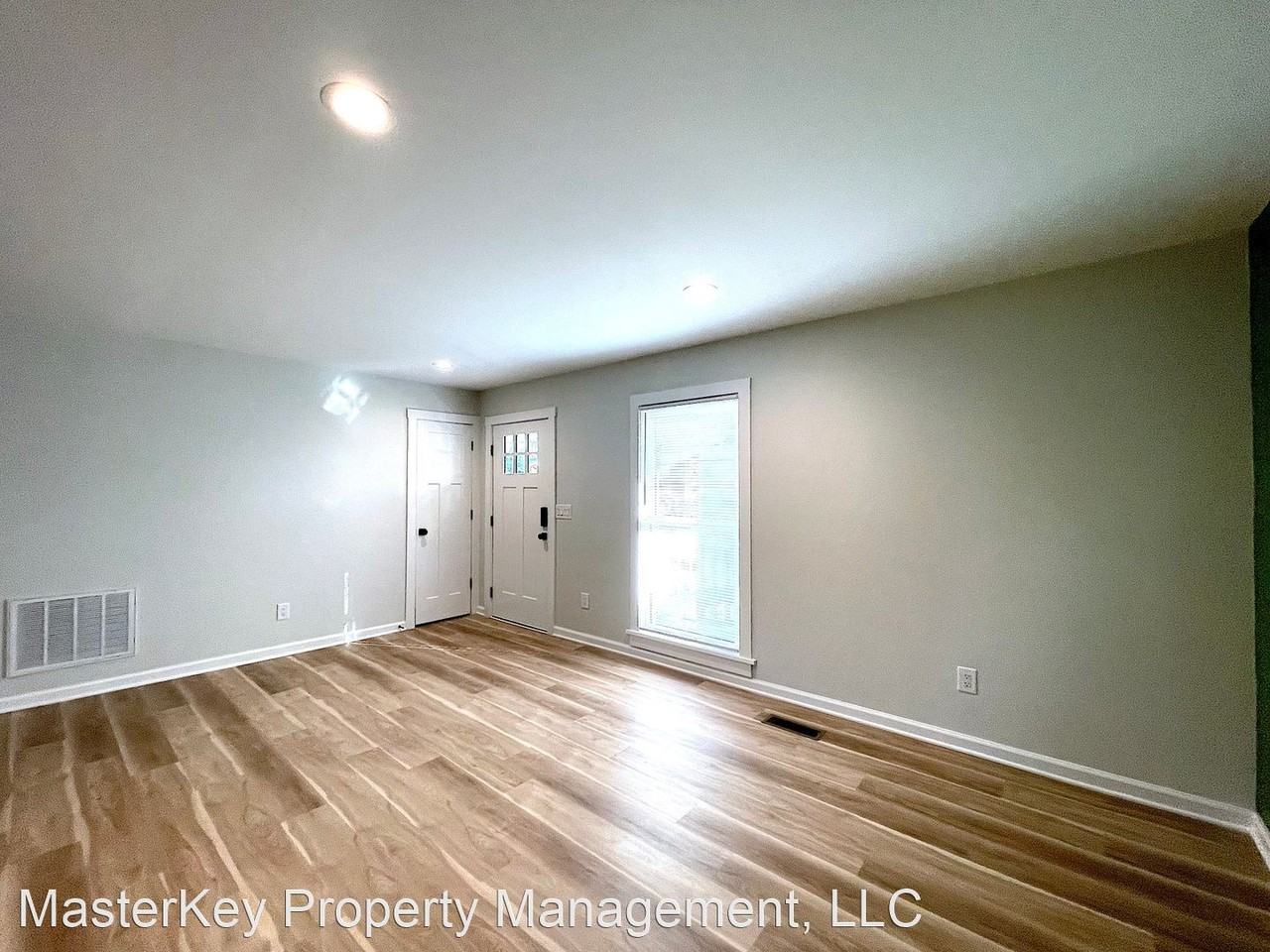 912 Vandora Ave - Photo 2 of 23