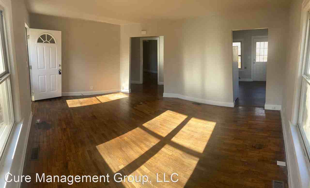 2461 E Kirkwood St - Photo 3 of 8