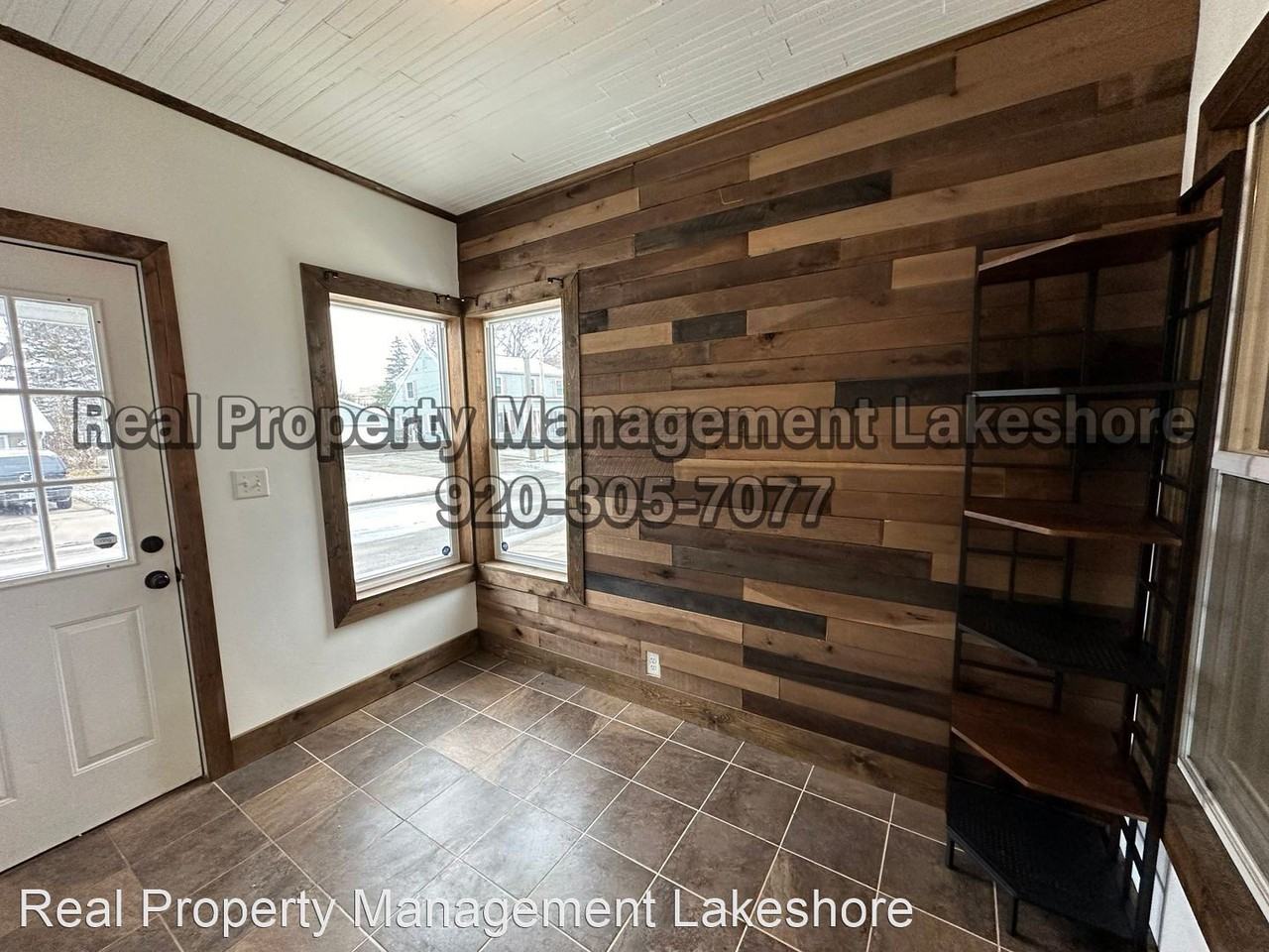 525 W 4th St - Photo 3 of 31