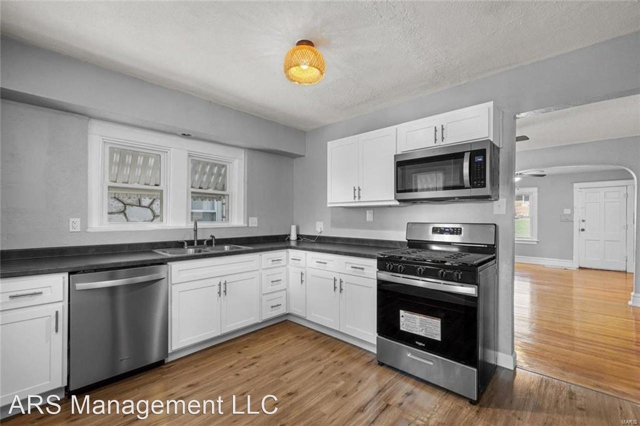 6922 Lexington Ave - Photo 3 of 7