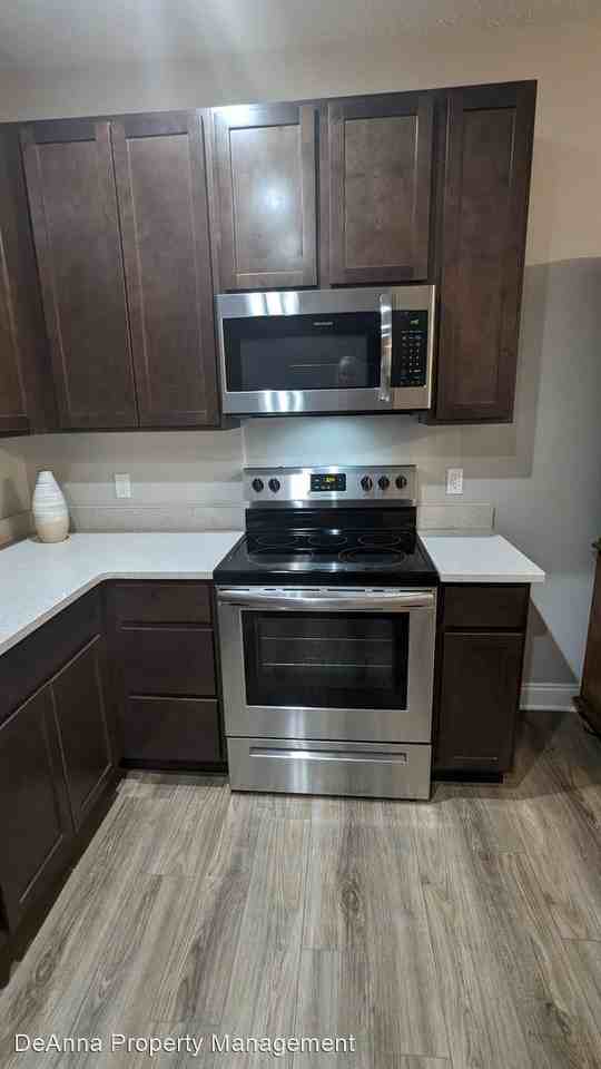 670 Treadway Blvd - Photo 3 of 3