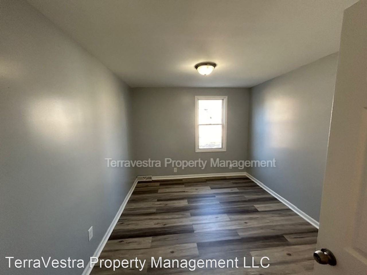 309 W Green Street - Photo 2 of 12