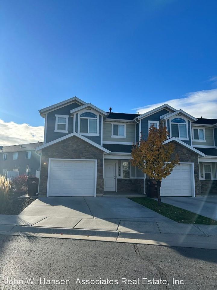 1157 W Excalibur Way - Photo 2 of 24