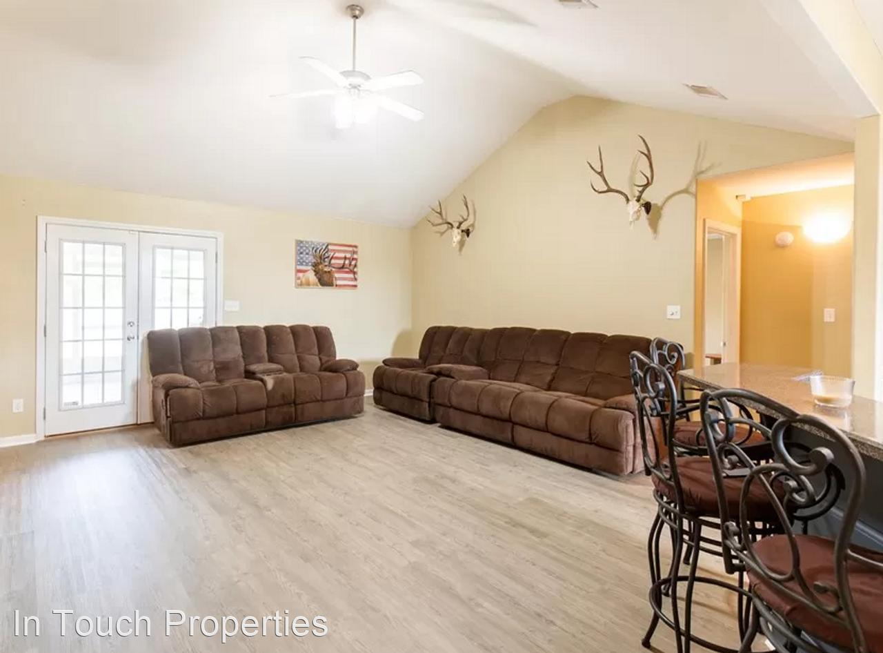 5702 Emily Ln - Photo 2 of 22