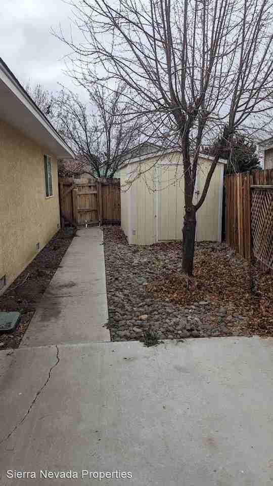 379 Calaway Ct - Photo 2 of 18