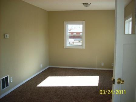 407 Spring St - Photo 2 of 2