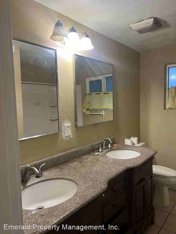 5981 Thurston Rd - Photo 2 of 4