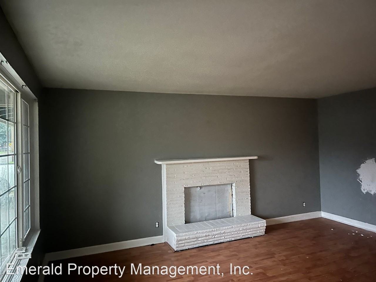 5981 Thurston Rd - Photo 3 of 4