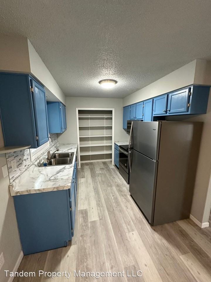 1808 28th Ave S - Photo 3 of 16