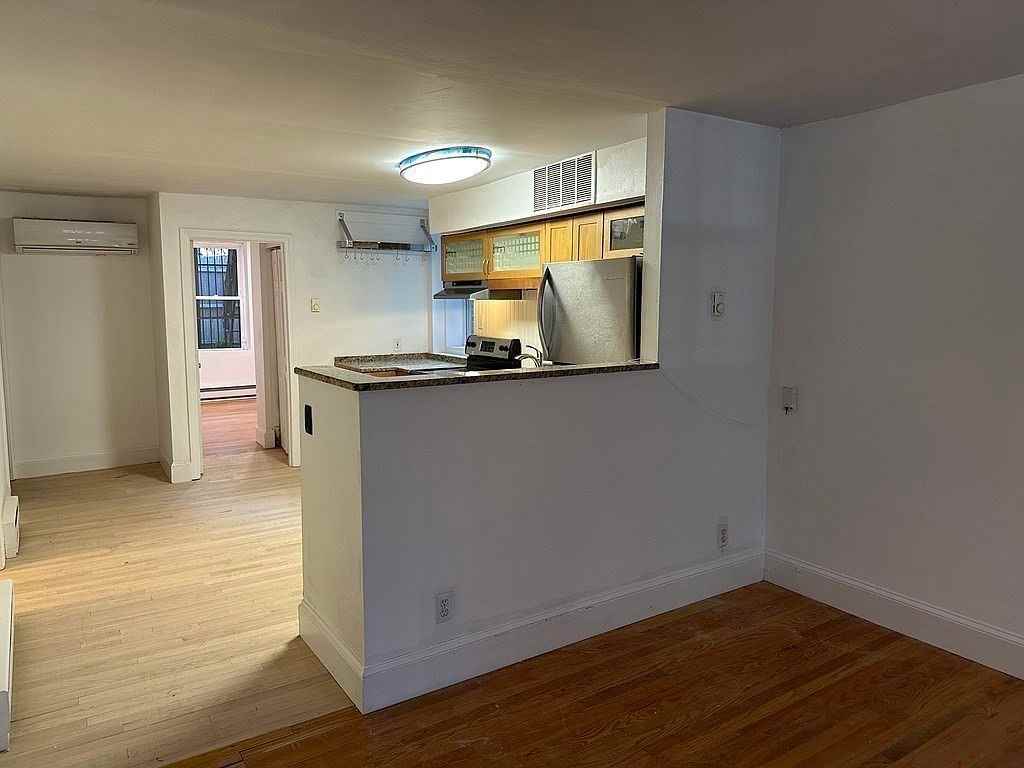 520 Shawmut Ave #1 - Photo 6 of 18
