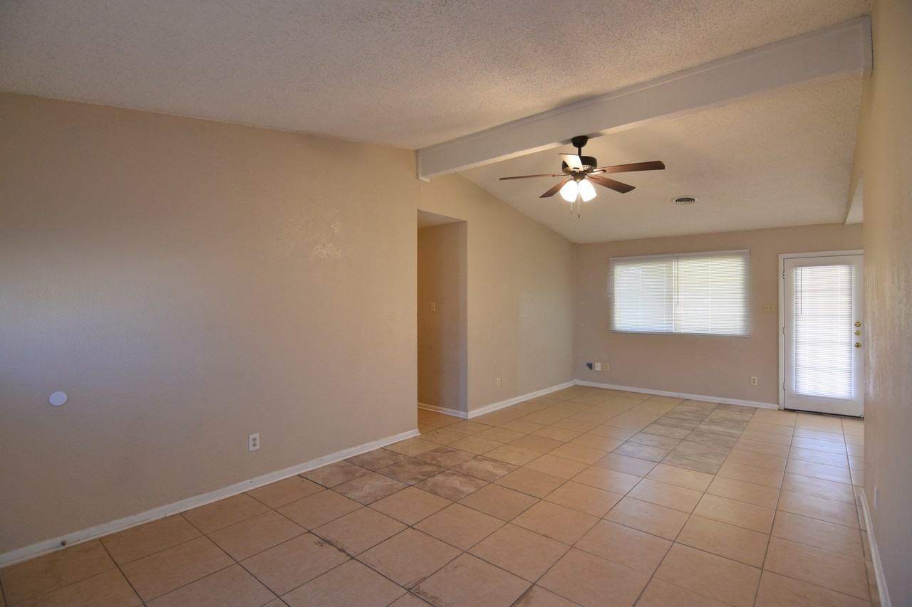 1206 Bonner Dr - Photo 6 of 19