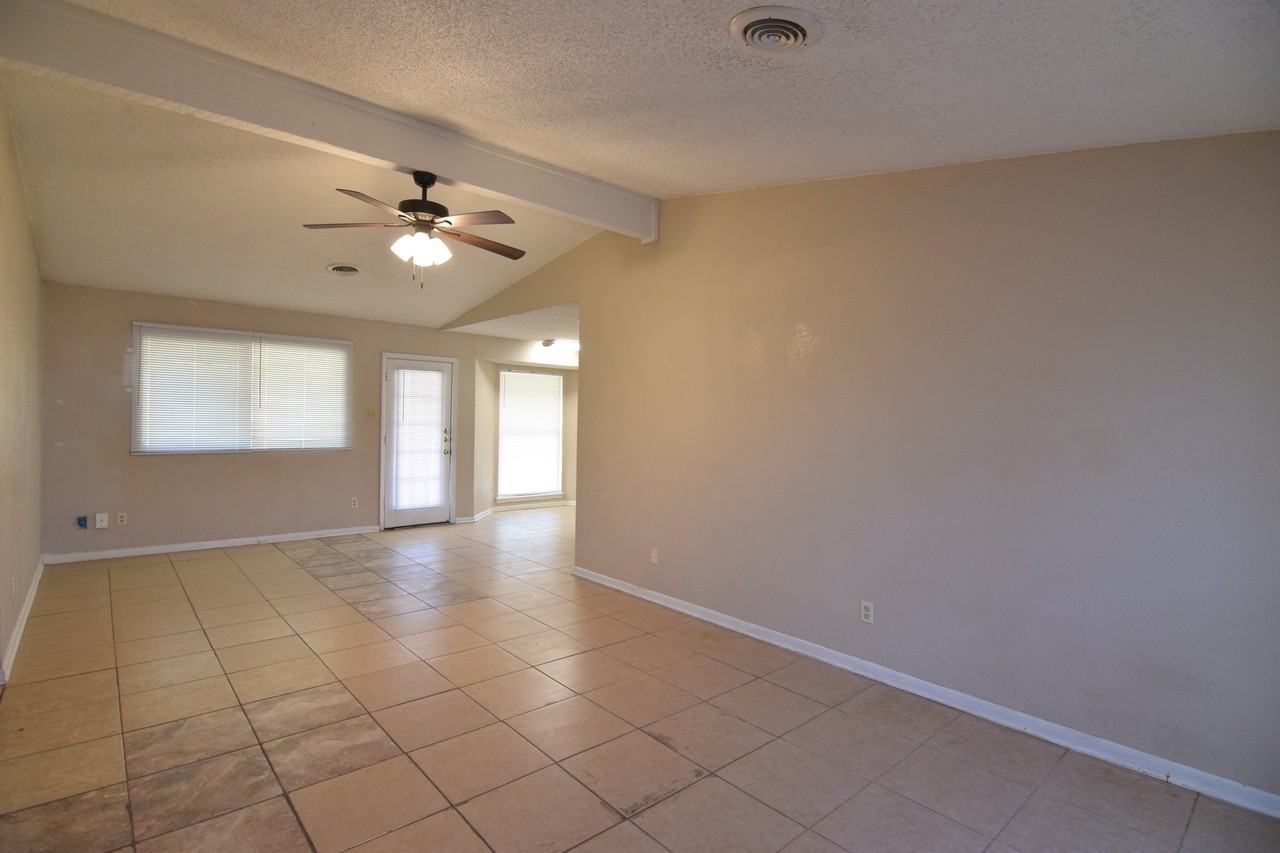 1206 Bonner Dr - Photo 7 of 19