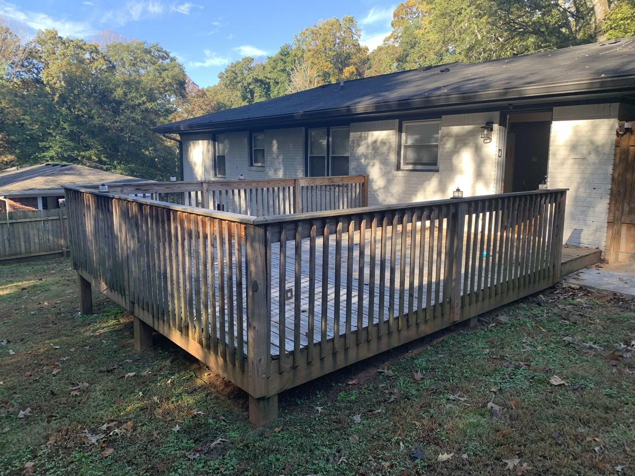 2869 Rockcliff Rd Se - Photo 2 of 17