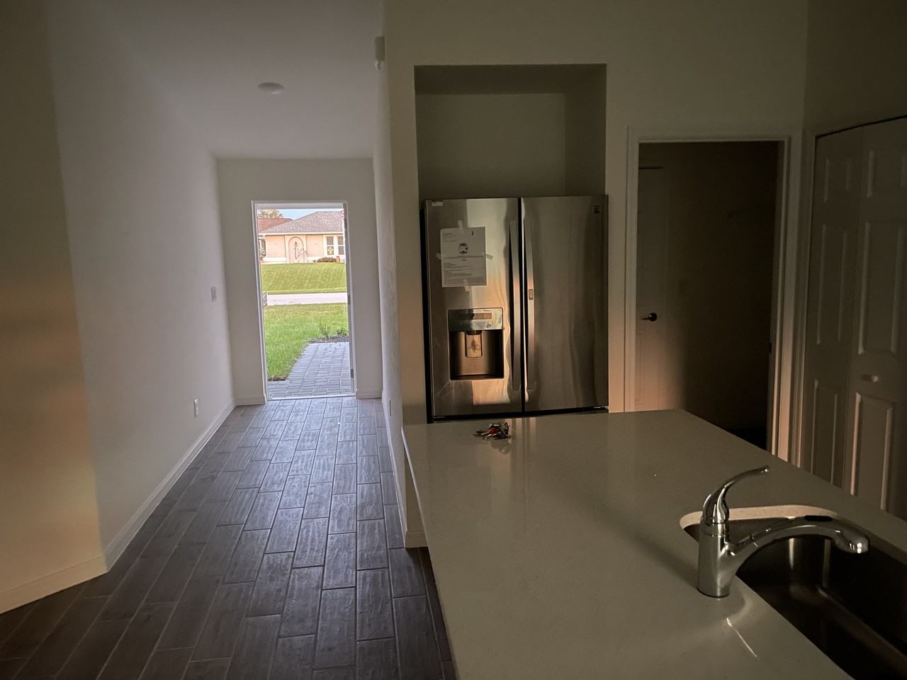 636 Ne 2nd Pl - Photo 3 of 3