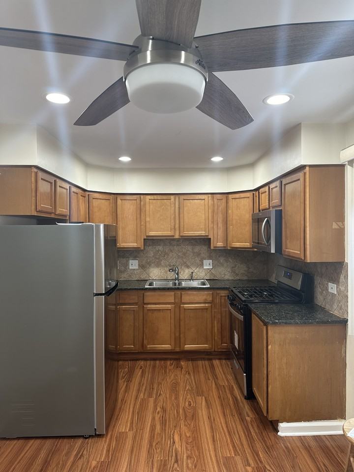 8815 N Grand St - Photo 2 of 23