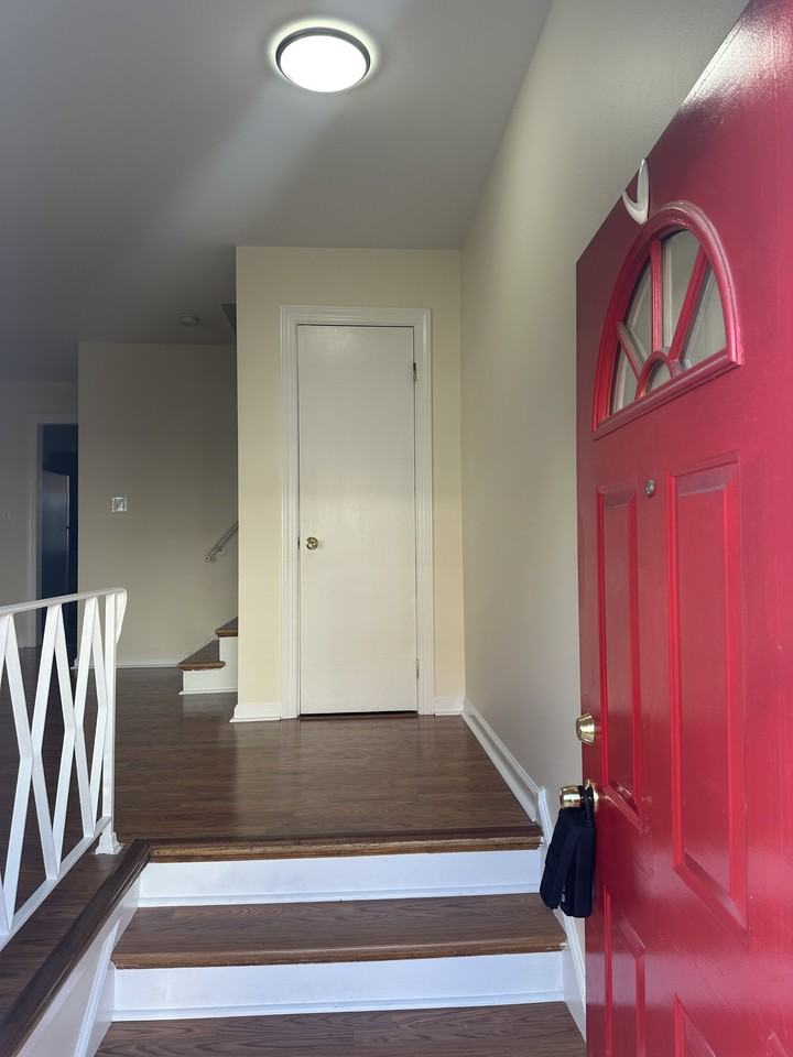 8815 N Grand St - Photo 3 of 23