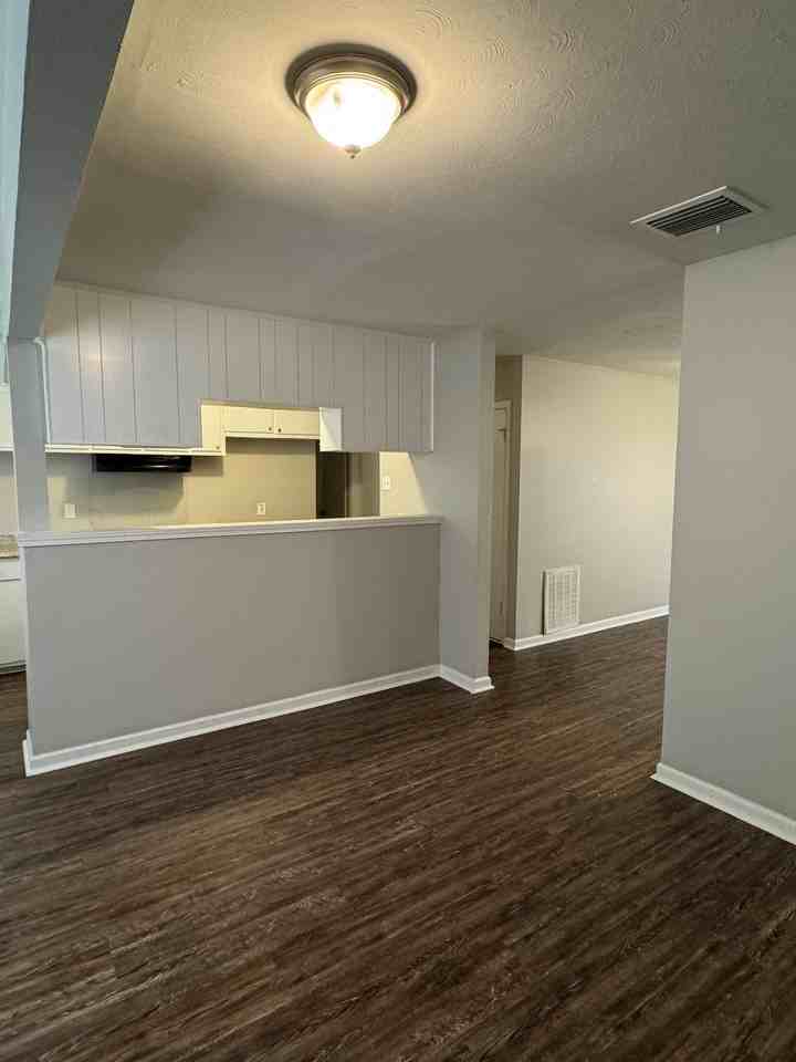 4 Park Dr - Photo 4 of 9