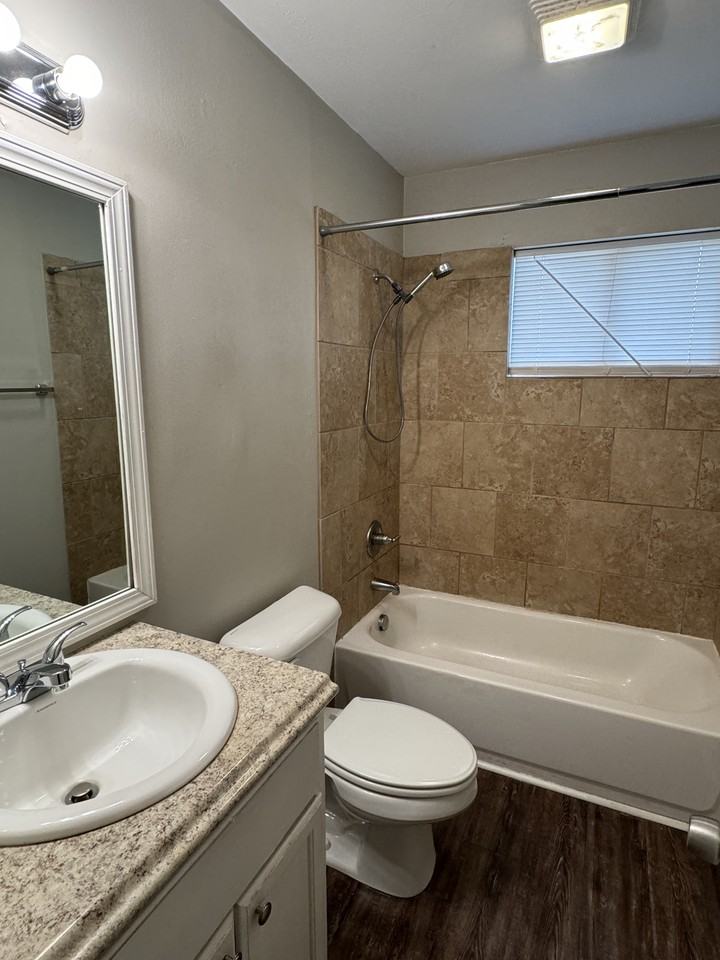 4 Park Dr - Photo 6 of 9