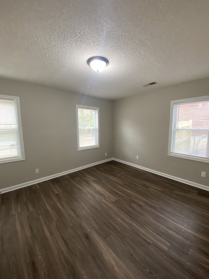 3915 Michael Rd - Photo 2 of 11