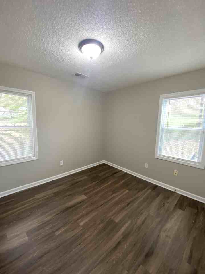 3915 Michael Rd - Photo 3 of 11