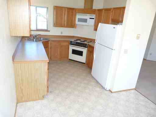 811 W 10th St - Photo 3 of 13