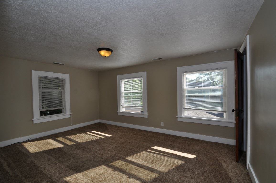 1413 N Anthony Blvd - Photo 2 of 11