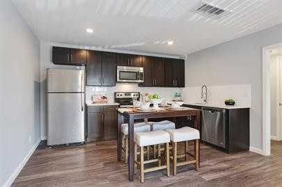 Flats @ 95th & Metcalf - Photo 3 of 26