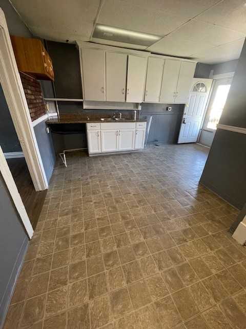 2119 East 29th Street - Photo 2 of 8