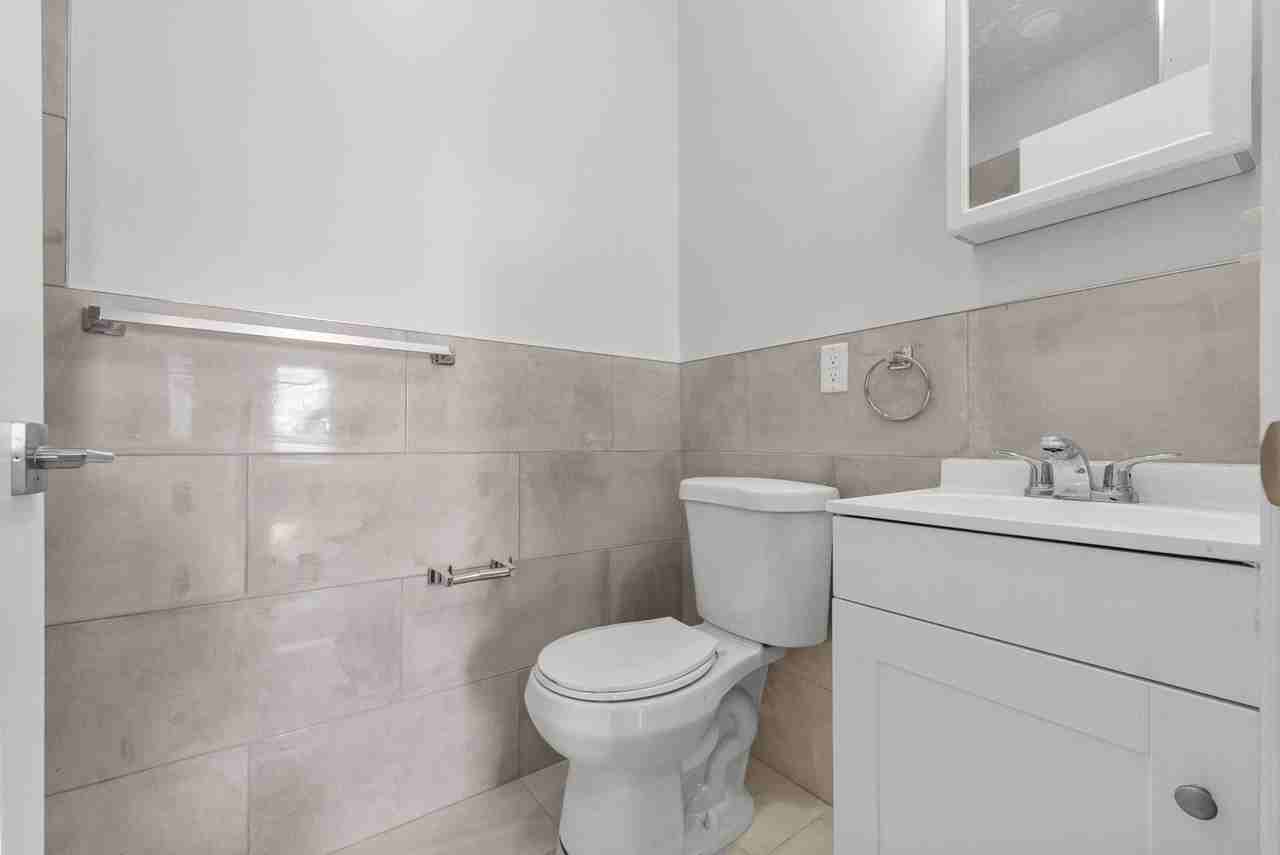 396 East Kinney Street - Photo 2 of 7