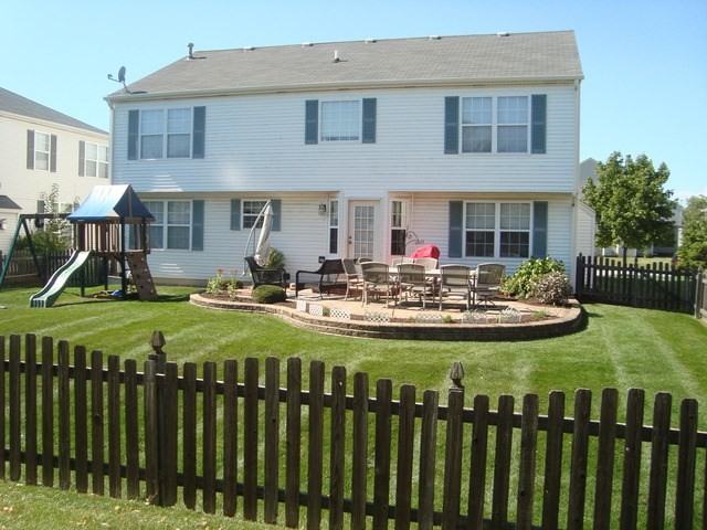 2028 Fairfield Dr - Photo 2 of 24
