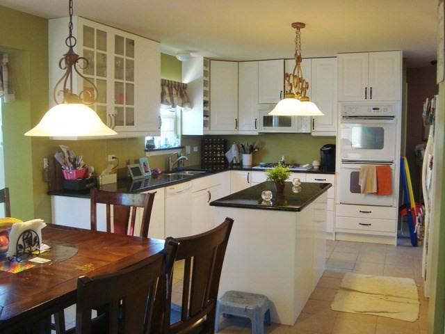 2028 Fairfield Dr - Photo 3 of 24