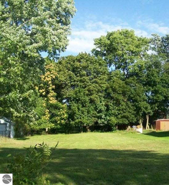 832 Republic Ave - Photo 3 of 5