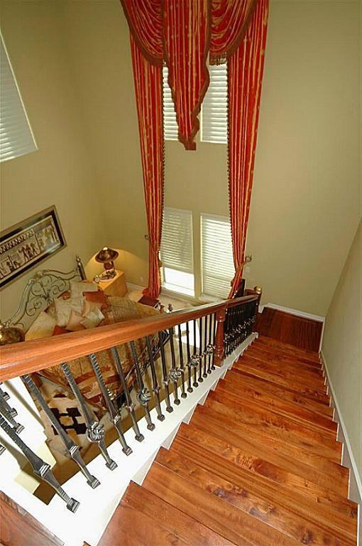 1019 Summer Cape Cir - Photo 3 of 32