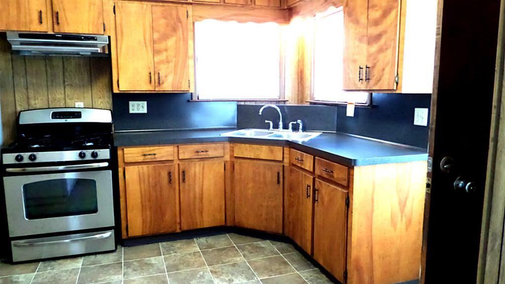 7903 Scanlock St - Photo 2 of 11