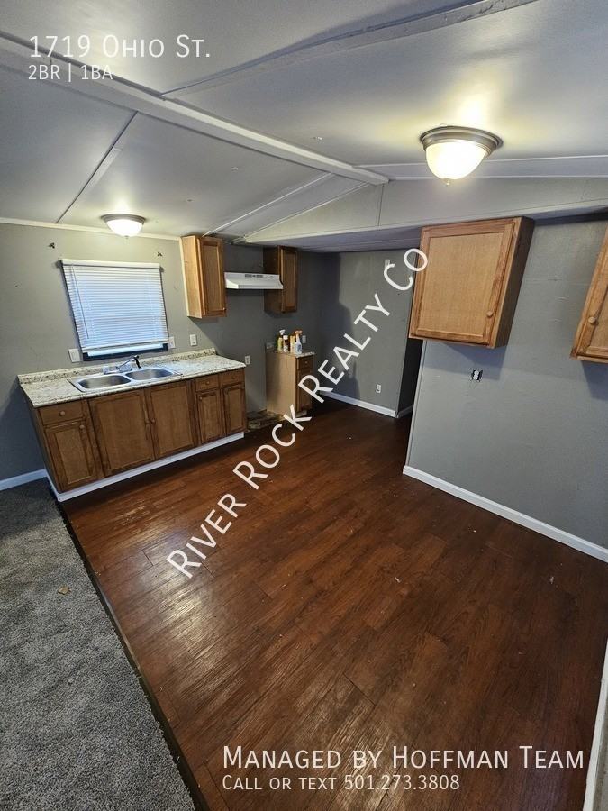 1719 S Ohio St - Photo 2 of 5