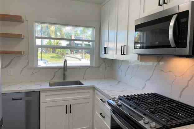 1420 5th St - Photo 3 of 11