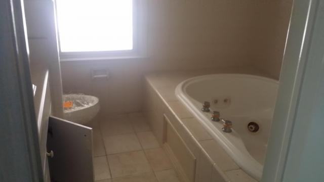 542 Roseland Dr - Photo 2 of 16