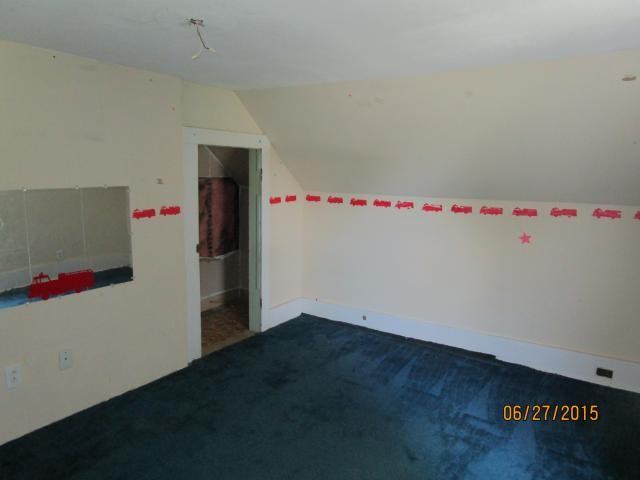 954 E Locust St - Photo 3 of 16